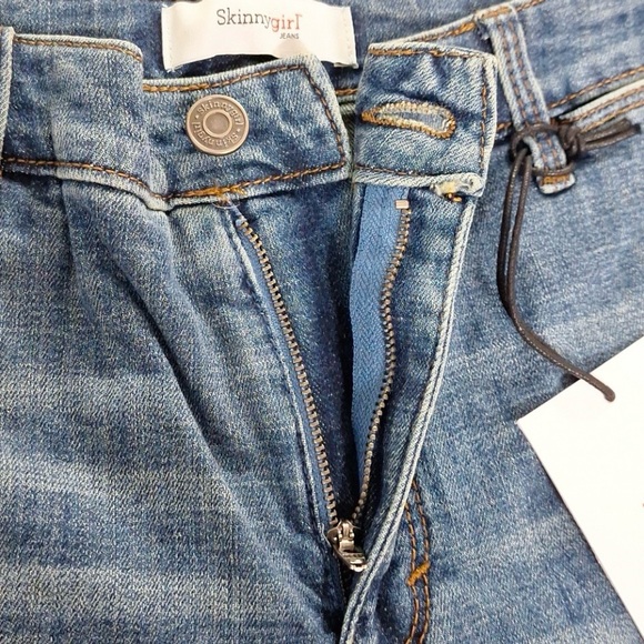 NWT Skinny Girl Cheryl Denim Jogger Jeans
Mid-Rise skinnygirl - Picture 5 of 11